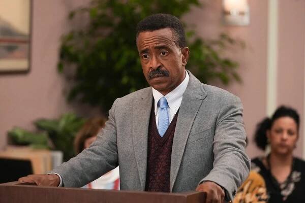 Goldbergovi - Riptide Waters - Z filmu - Tim Meadows