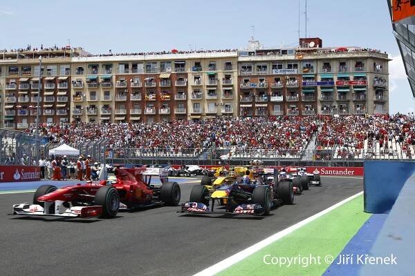 Zpackaná" Valencie usnadnila Vettelovi vítězství F1, formule, 1, Skokan, skokan roku , skokan roku F1 | Constructors F1 