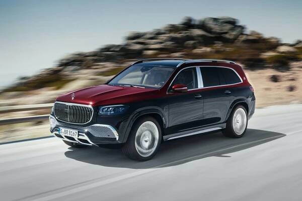 Rolls-Royce Cullinan má problém – Mercedes představuje superluxusní terénní Maybach