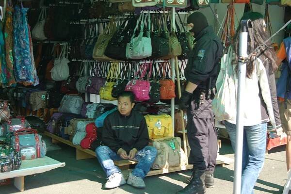 Policisté našli pětadvacet sáčků s drogami
