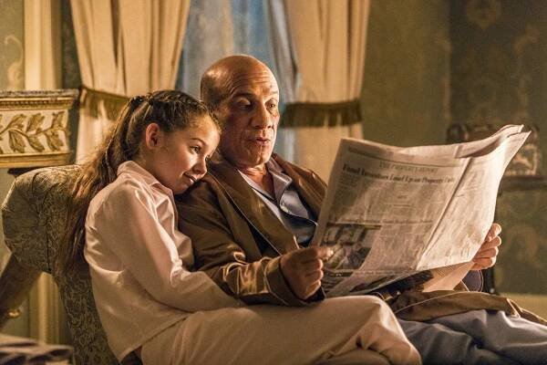 Stella Allen, Paul Ben-Victor - Preacher - Dallas - Z filmu