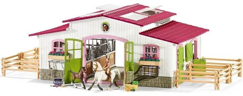 Schleich 42344 Stáj s koňmi a příslušenstvím v pastelových barvách