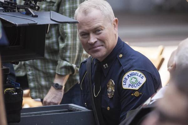 Mob City - A Guy Walks Into a Bar - Z natáčení - Neal McDonough
