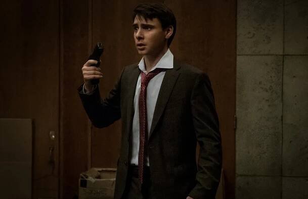 Dva světy - Shadow Puppets - Z filmu - Harry Lloyd