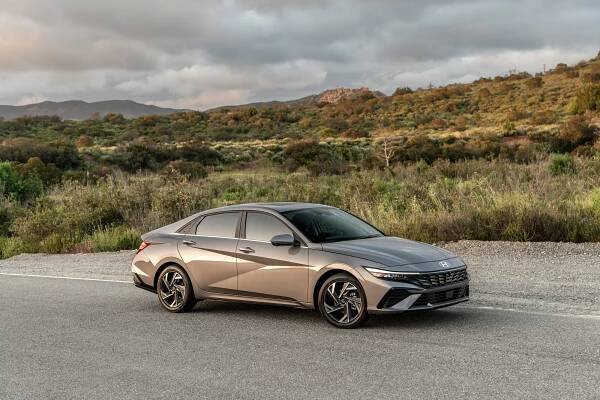 2024 Hyundai Elantra Specs, Performance & Photos - autoevolution