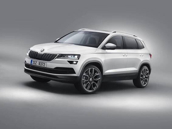 Škoda Auto kvůli nedostatku čipů výrazně omezuje výrobu. Dokončit chce ještě 10 tisíc vozů