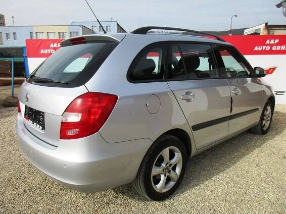 Bazar: prodej Škoda Fabia kombi 1,4i 63kW manuál, ojeté, benzín, rok 2009, barva stříbrná metalíza - Portál řidiče