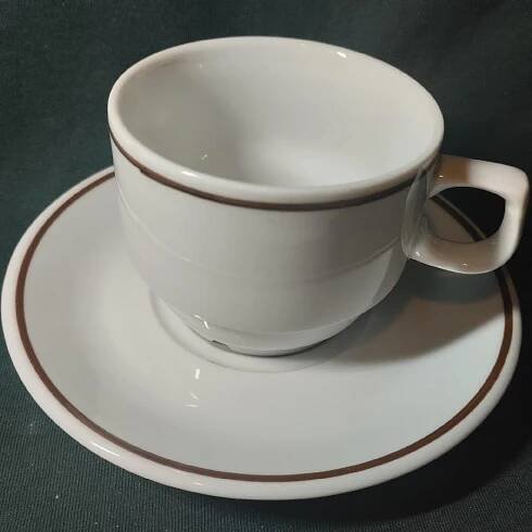 Starý restaurační šálek s podšálkem porcelán G. Benedikt, Dvory * ČSSR - Starožitnosti a umění