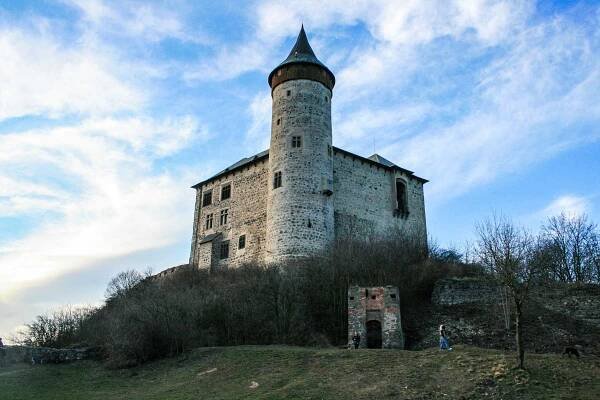 Hrad Kunětická hora - neboli "Kuňka" - Ráby, Východní Čechy | Regiontourist.cz