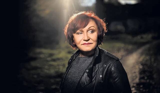 Dobře zpívající holky došly. A mladí zpěváci? Kňouralové, míní Petra Janů