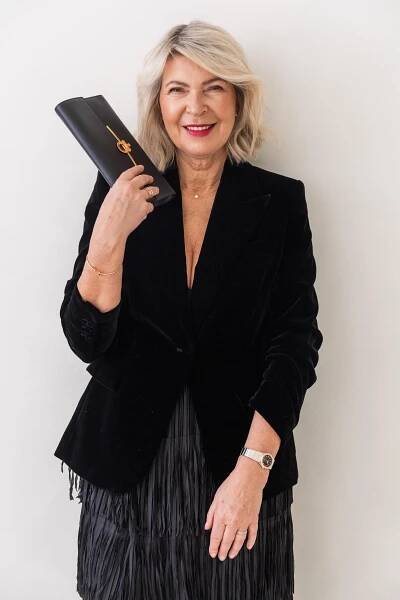 Šik v každém věku: Helena Harabinová nosí moderní outfity i po šedesátce