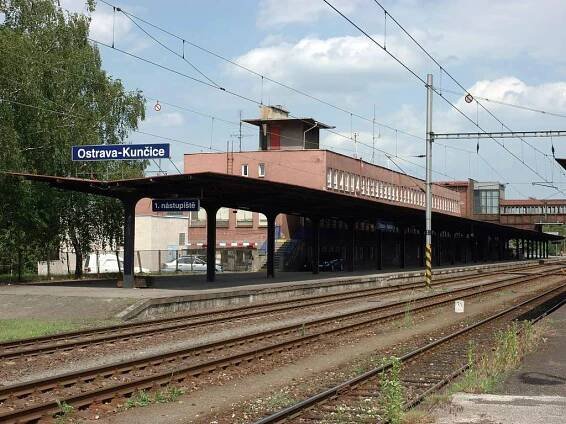 Soubor:Ostrava-Kuncice.jpg – Wikipedie
