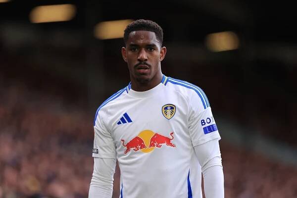 Leeds confirm Junior Firpo departure, Manor Solomon and Joe Rothwell return to parent clubs