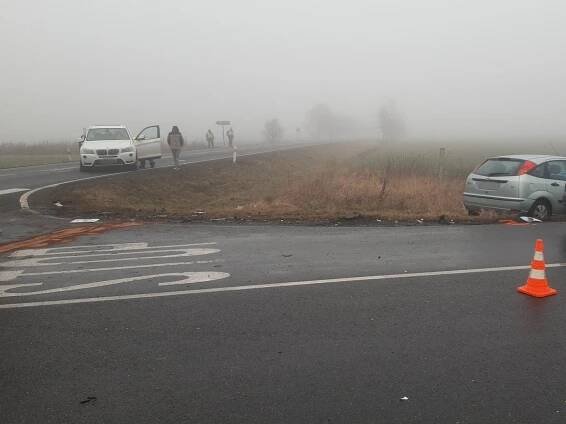 Hasiči na silnici mezi Smečnem a Kačicí na Kladensku u dopravní… | POŽÁRY.cz - ohnisko žhavých zpráv | hasiči aktuálně