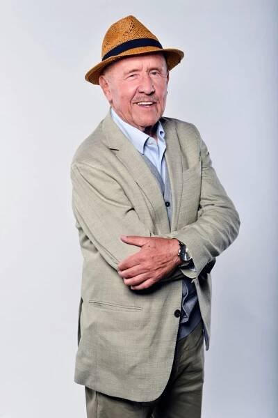 Herec Petr Nárožný slaví 86. narozeniny.