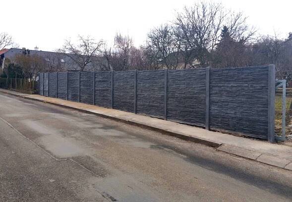 Betonová deska plotová, oboustranná – 200 x 50 cm, štípaný a skládaný kámen - grafit