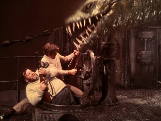 Declan Mulholland, Doug McClure - Časem zapomenutá země - Z filmu
