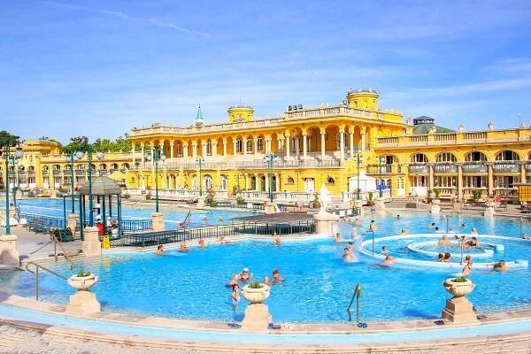 Szechenyi Baths - Thermal Bath Budapest @Jürgen Reichenpfader