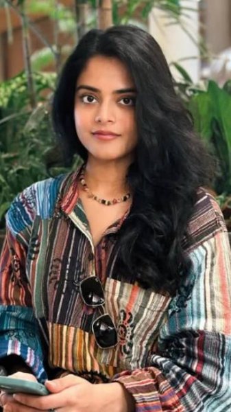 Riddhi Kumar’s pretty and playful looks that you can't miss