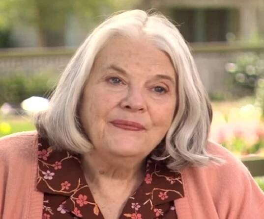 Lois Smith Biography - Facts, Childhood, Family Life & Achievements