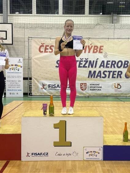 FOTO: Poděbradské závodnice Pospíšilová a Vaněrková si přivezly zlaté medaile