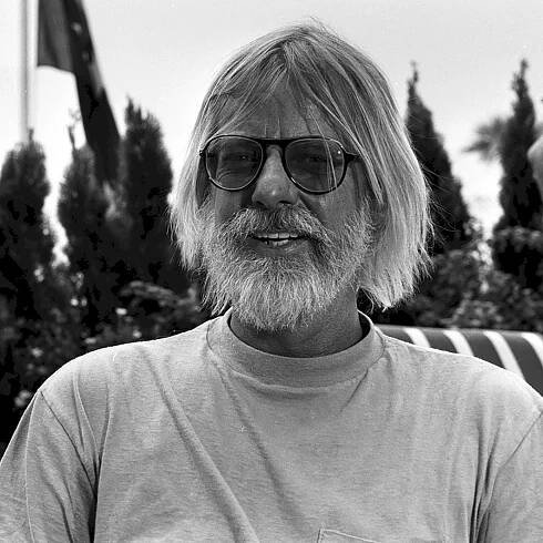 Hal Ashby: *2.9.1929 – †27.12.1988, americký filmový režisér a střihač
