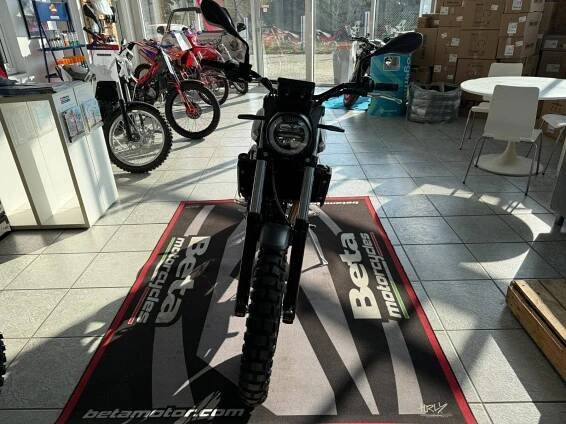 Beta ALP X - skladem HELMA (NOVÁ, 2025), 159.900 Kč