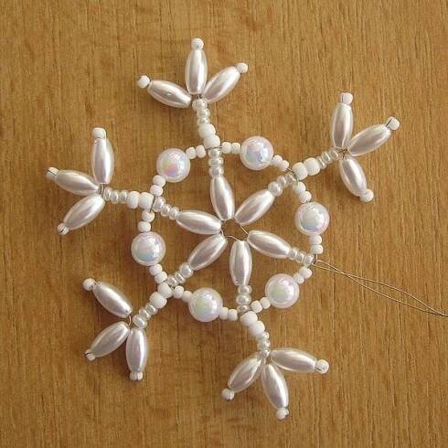 Beaded Snowflakes Ornament - DIY Christmas Craft