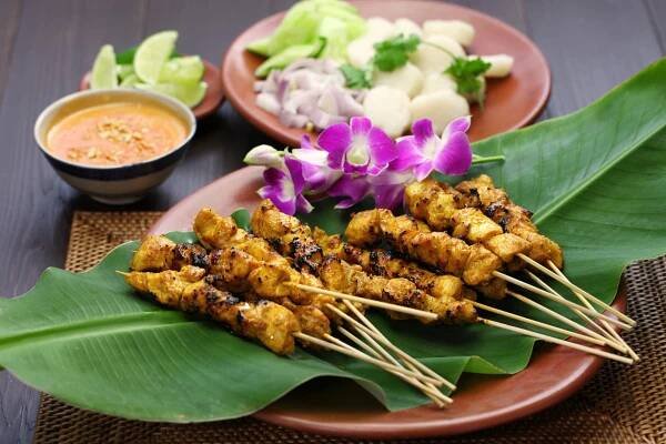 satay pouliční jídlo v indonésii
