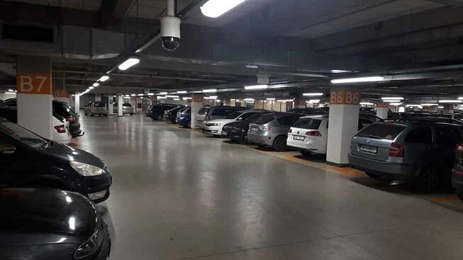 OC Central Most mění pravidla parkování. Třetí hodina zdarma jen přes aplikaci