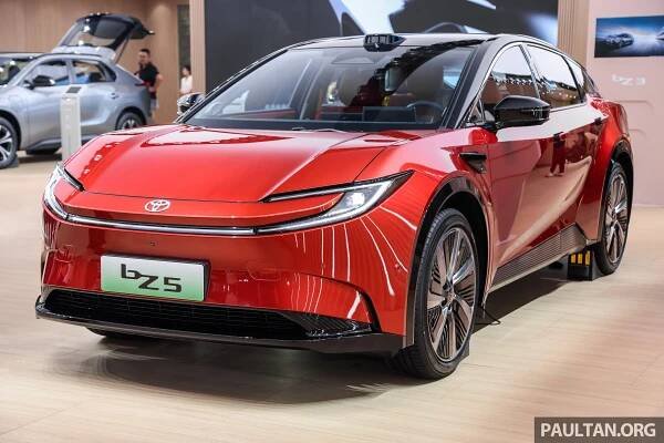 Toyota bZ5 EV SUV displayed in Shanghai - by FAW-Toyota, BYD powertrain, 272 PS, 330 Nm, 630 km CLTC - paultan.org