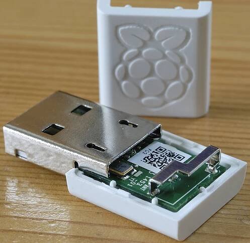 New Official Raspberry Pi WiFi Dongle 3-way testing Vs ThePiHut and