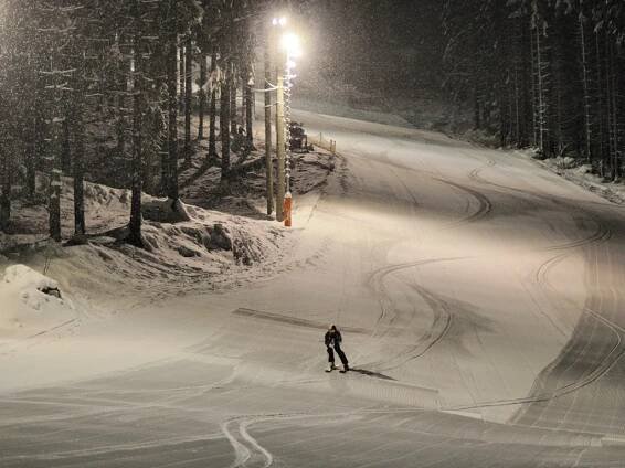Ski areál Razula ve Velkých Karlovicích zahájí v sobotu sezónu