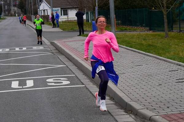 Dubnový Běh na 2 míle: Z prvenství se radovali Andrej Višněvský a Petra Hájková