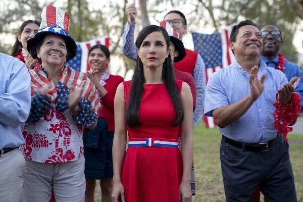 Do temnoty - Kulturní šok - Z filmu - Martha Higareda
