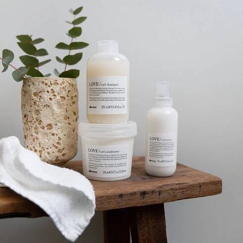 How to Create Gorgeous Defined Curls - Davines International