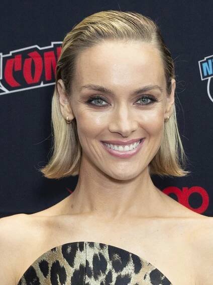 Rachel Skarsten - Actress