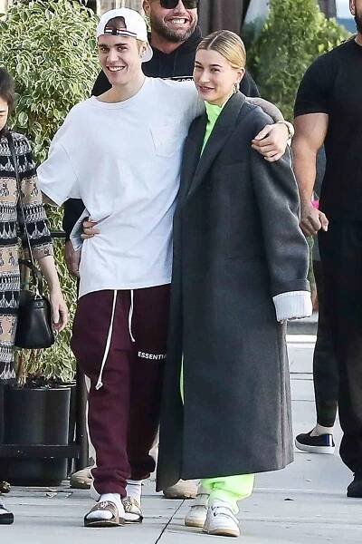 Justin Bieber and Hailey Baldwin look smitten as they leave Il Pastaio in Beverly Hills