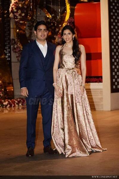 Akash Ambani Engagement photos | Cinespot.net