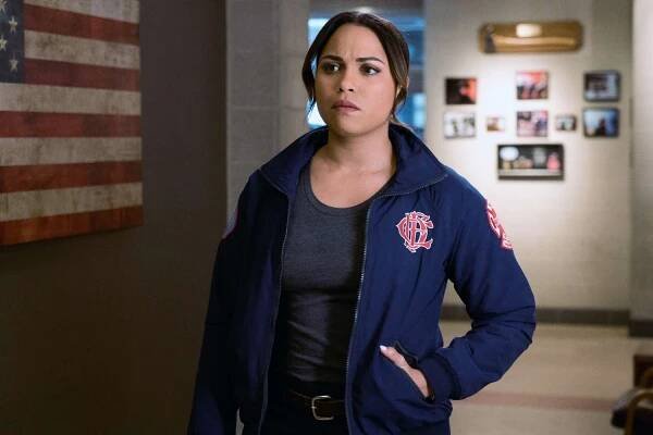 CHICAGO FIRE -- "The Grand Gesture" Episode 623 -- Pictured: Monica Raymund as Gabriela Dawson