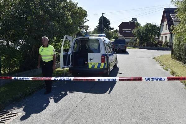 Psycholožka o "policejní" vraždě v Rožnově pod Radhoštěm: Femicidy jsou smutnou koncovkou domácího násilí