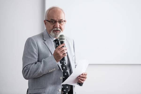 Slavnostní udílení medaile Ernsta Macha