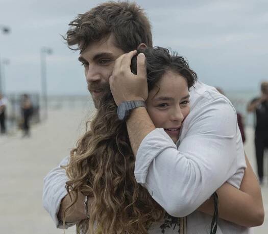 Vermem Seni Ellere - Episode 8 - Z filmu - Emre Bey, Buse Meral