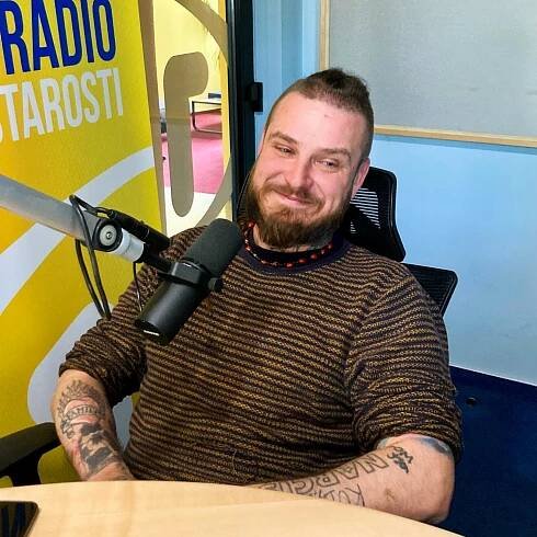 Kuba Ryba: Já nejsem žádný zpěvák, já jen melodicky řvu | Host Frekvence 1