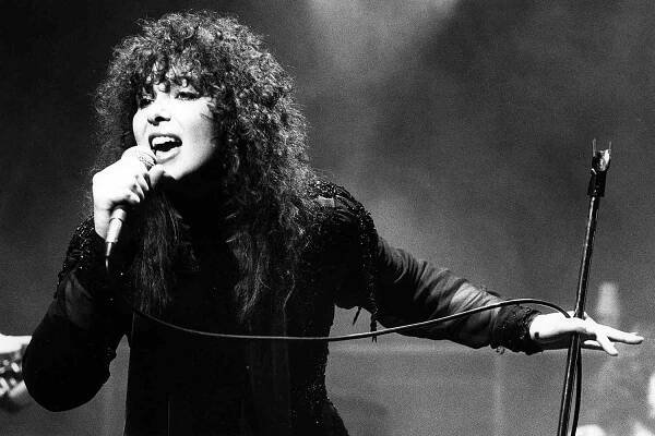  Singer Ann Wilson of the rock band "Heart" performs onstage in circa 1982