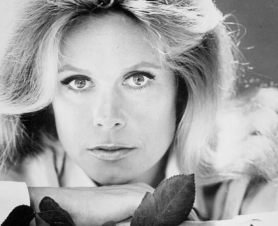 Photo of Elizabeth Montgomery from Bewitched. - 1971