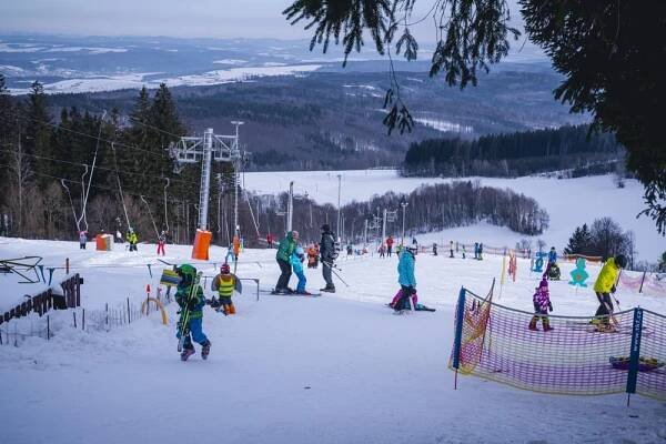 Mikulčin vrch - Ski Centrum Bílé Karpaty - sjezdovky a sníh