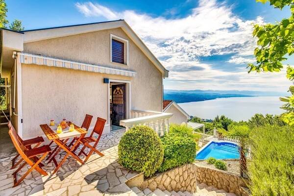 OPATIJA, MATULJI - Vila s výhledem na Kvarnerskou modř