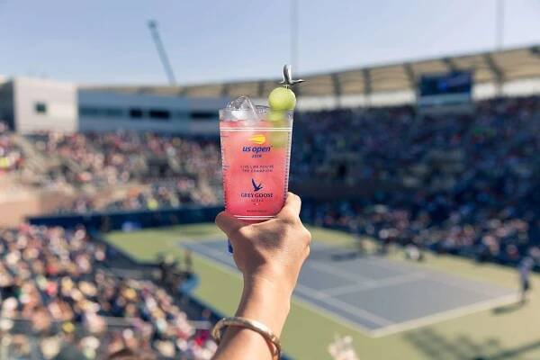 GG19_95801_US_OPEN_HD_Cup_HandToasting_ER