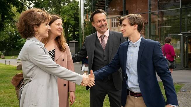 Victoria Trauttmansdorff, Jenny Maruhn, Ingo Abel, Paul Lennard Sundheim - Katie Fforde - Emmas Geheimnis - Z filmu